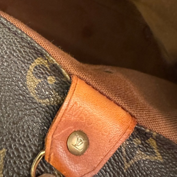 Louis Vuitton Tote ***Good condition *** - Picture 9 of 12